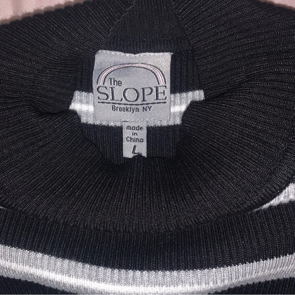 The Slope black striped mock neck cropped sweater, Junior’s Large - Picture 2 of 2